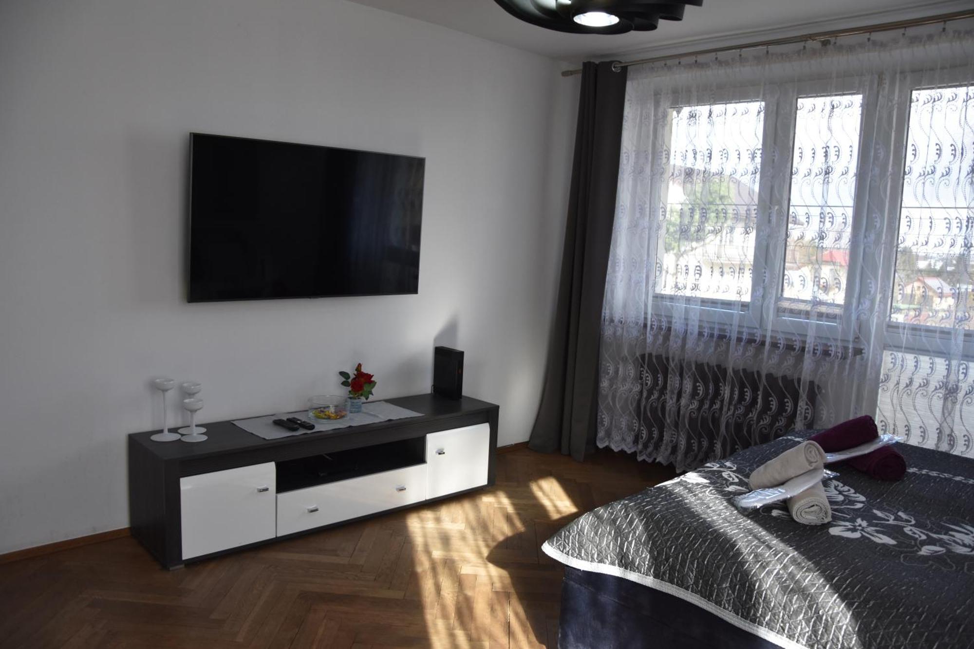 Apartament Night Premium Krasków Eksteriør bilde