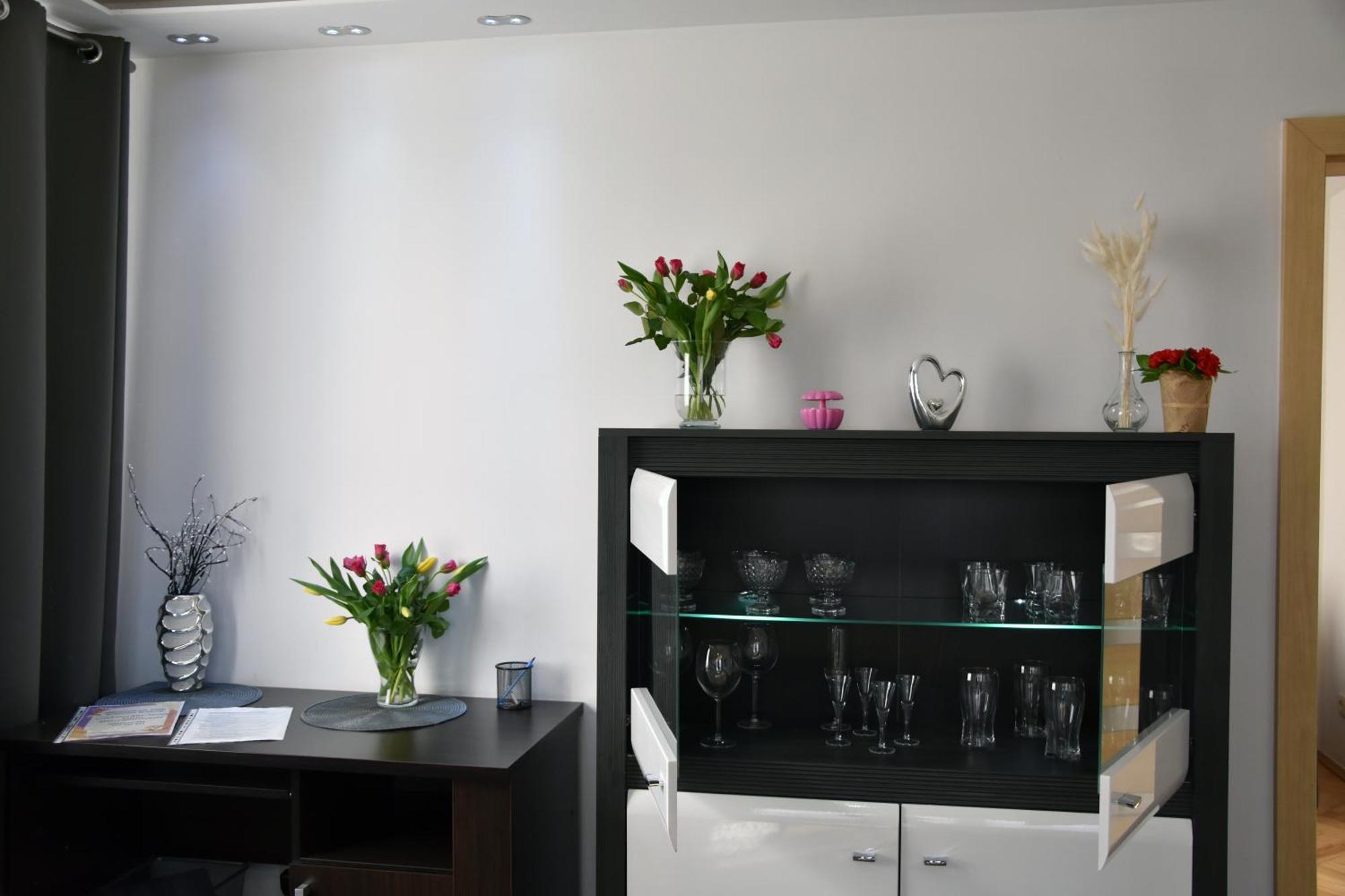 Apartament Night Premium Krasków Eksteriør bilde