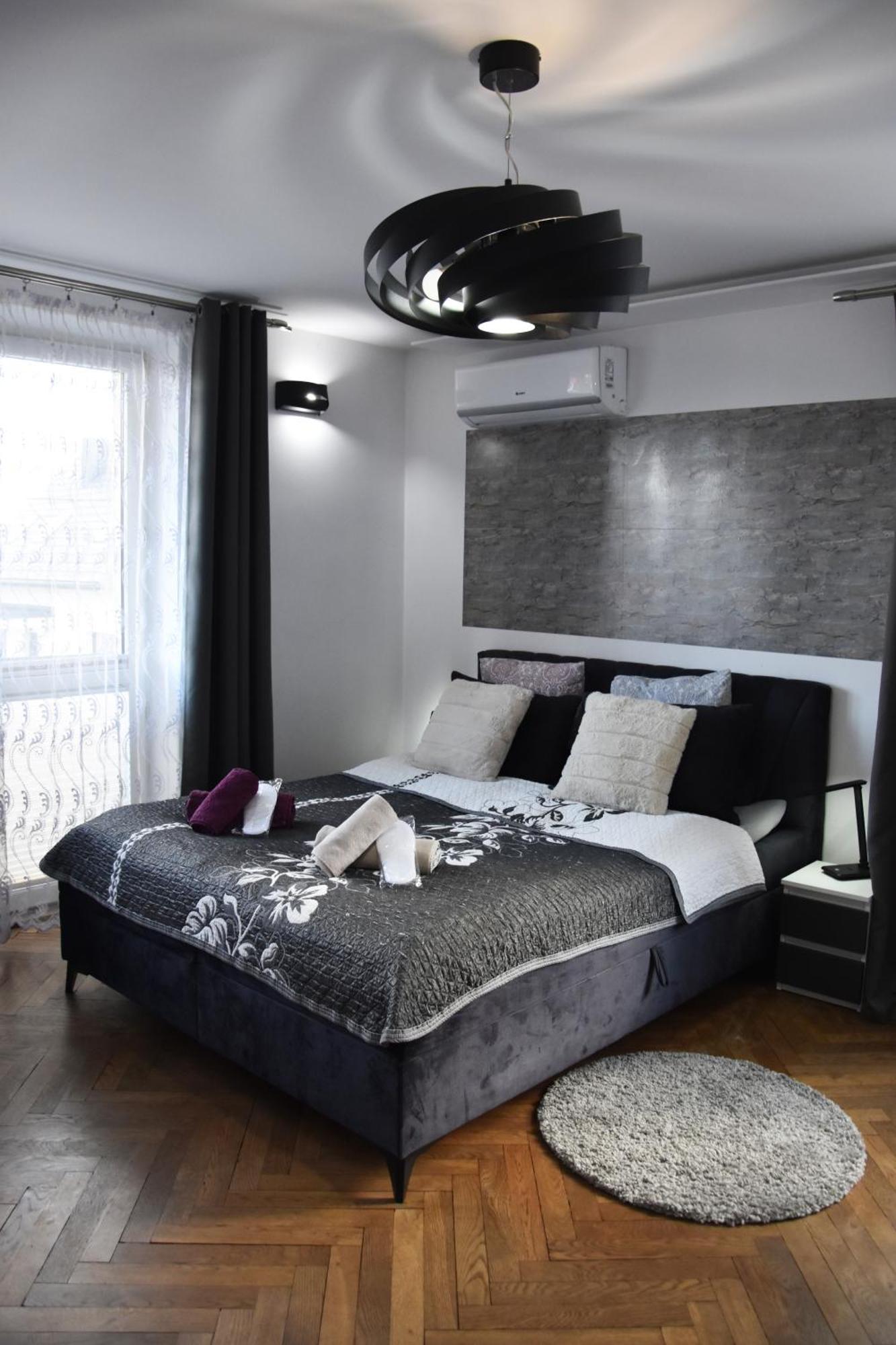 Apartament Night Premium Krasków Eksteriør bilde