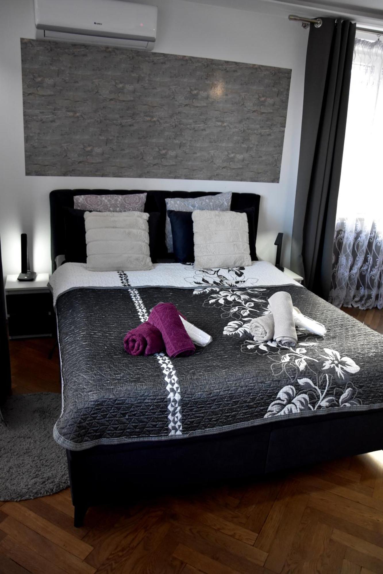Apartament Night Premium Krasków Eksteriør bilde
