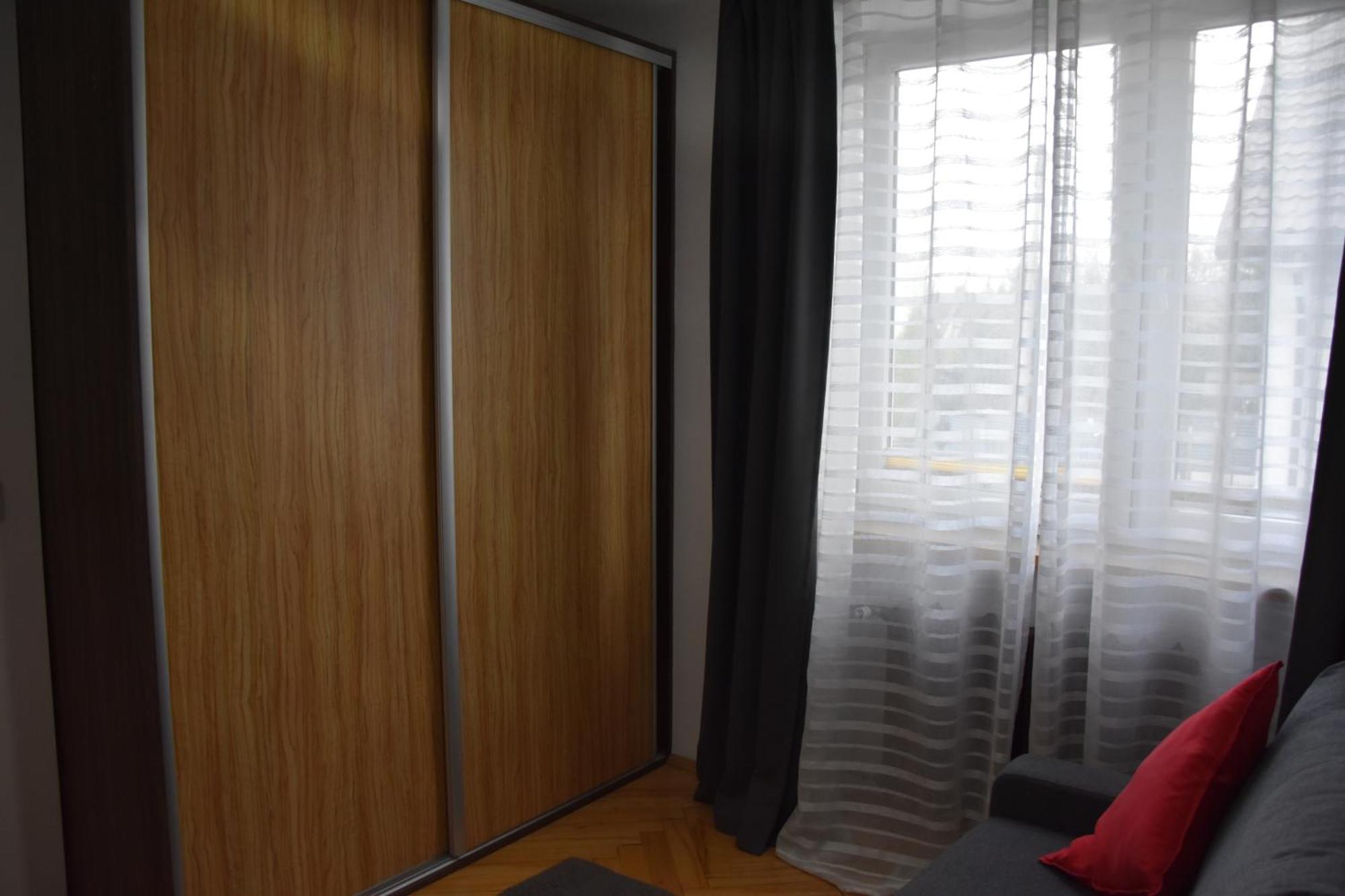 Apartament Night Premium Krasków Eksteriør bilde